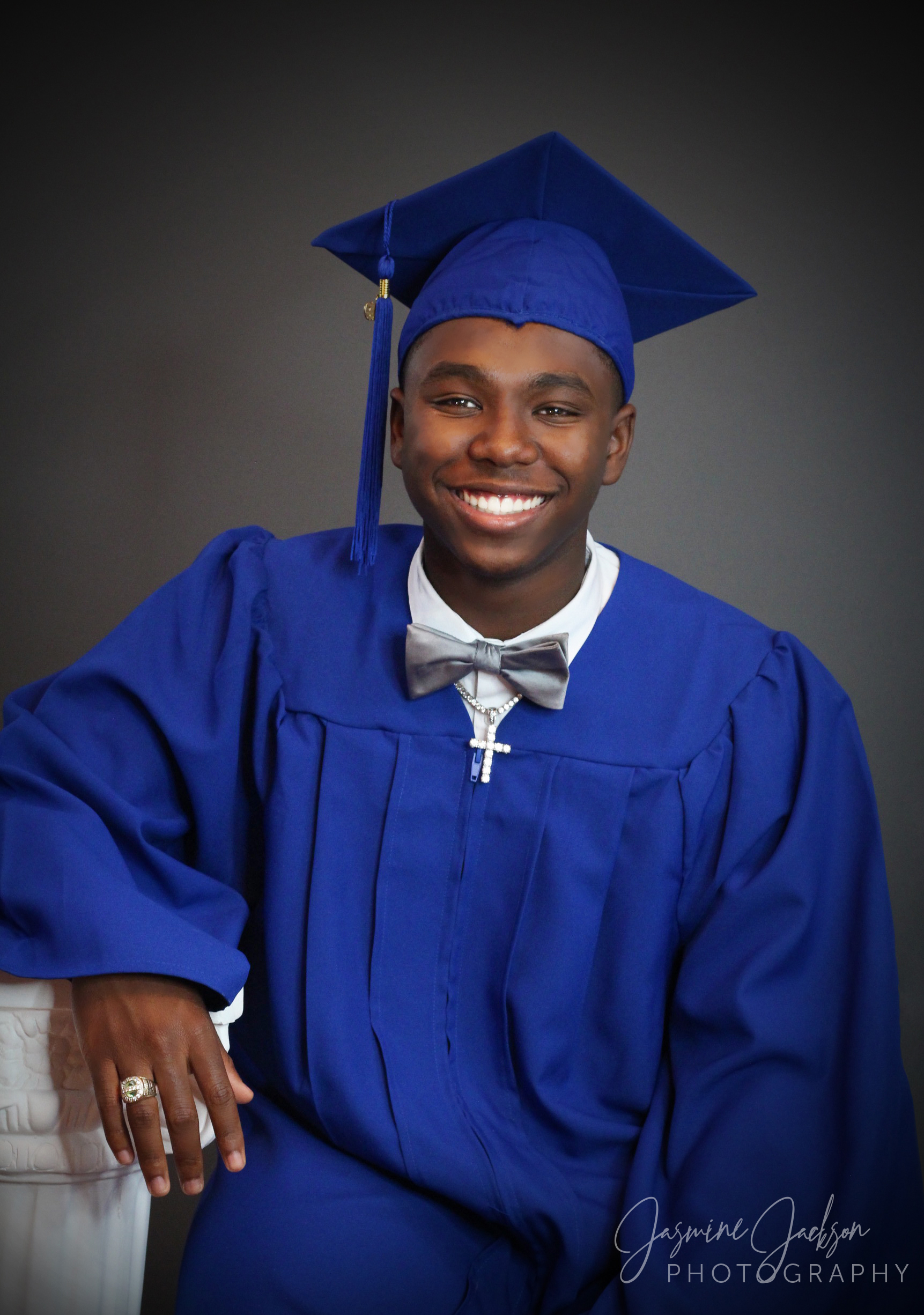 Senior Portraits Image